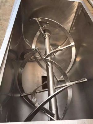 5.5kw 500Lスパイス調味料粉 ピンメント粉 商用ダブルパドル水平リボンミキサー