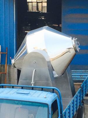 カスタマイズされたダブルコーン真空乾燥機省エネ正確な温度制御